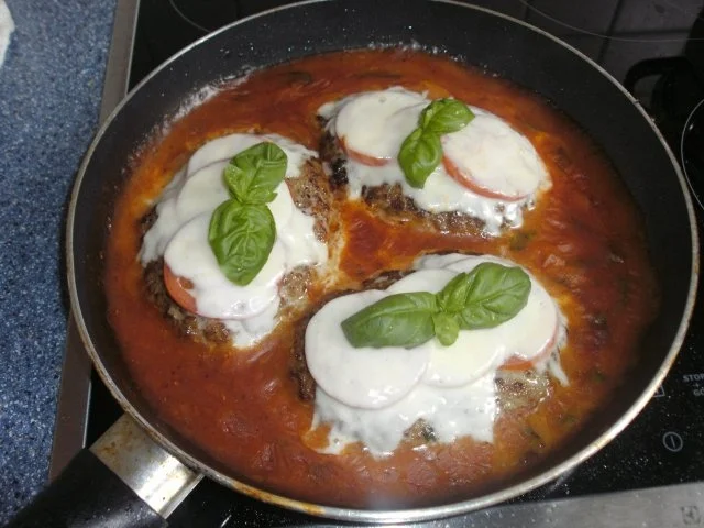 Rezept: Hacksteaks " überbacken " Bild Nr. 4 Hacksteaks " überbacken " - Rezept - Bild Nr. 4