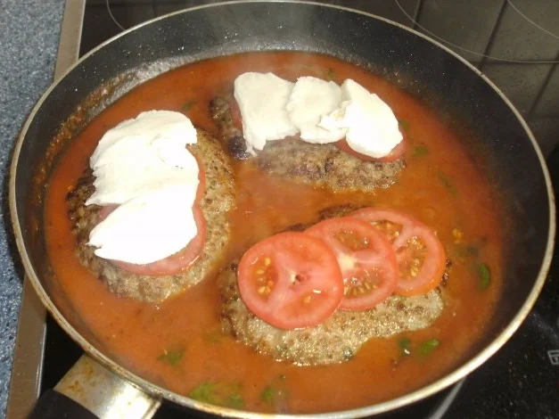 Rezept: Hacksteaks " überbacken " Bild Nr. 3 Hacksteaks " überbacken " - Rezept - Bild Nr. 3