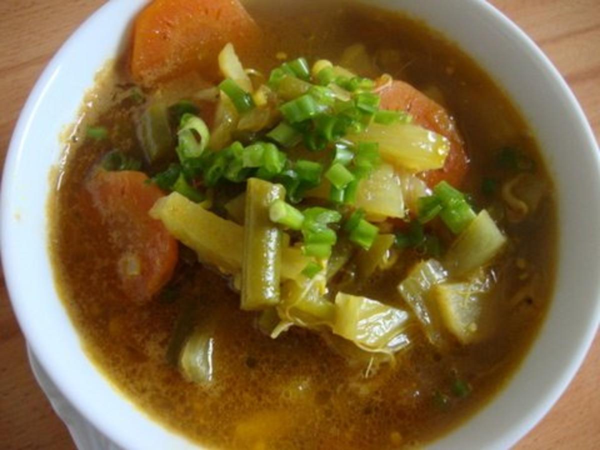 Würzige Gemüsesuppe - einfach - von SuppenGeniesser