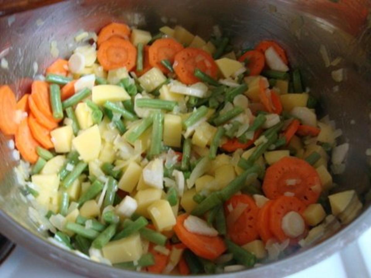 Würzige Gemüsesuppe - Rezept mit Bild - kochbar.de