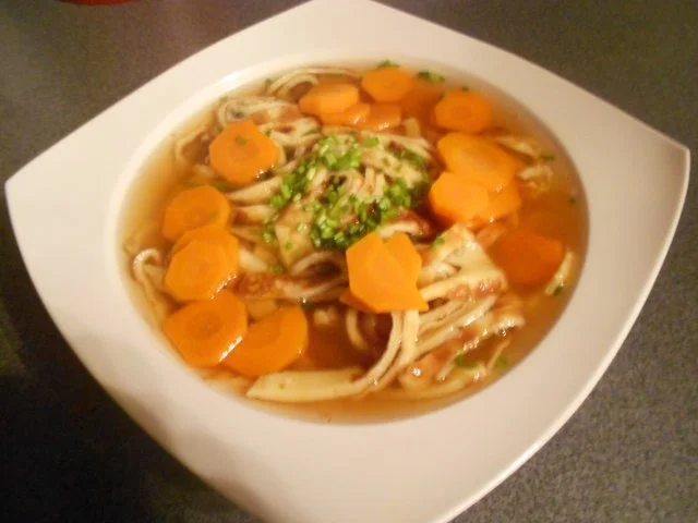 Rezept: Fritatensuppe Bild Nr. 4 Fritatensuppe - Rezept - Bild Nr. 4