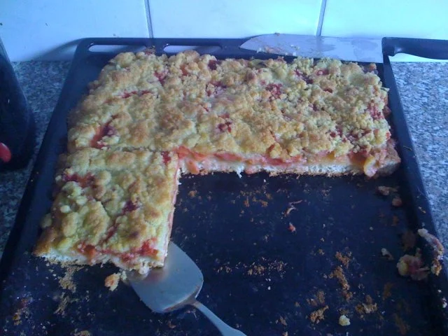 Rhabarber - Apfel - Erdbeer Streuselkuchen - Rezept - Bild Nr. 3