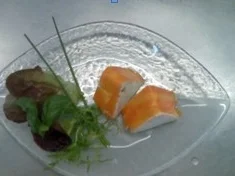 Rezept: Ziegenfrischkäsemus auf Salatarrangment Ziegenfrischkäsemus auf Salatarrangment - Rezept