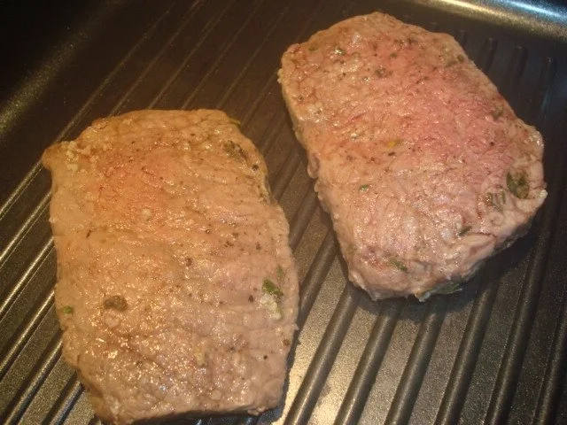 Rezept: Rumpsteak in Salzkruste mit Spinat Bild Nr. 6 Rumpsteak in Salzkruste mit Spinat - Rezept - Bild Nr. 6