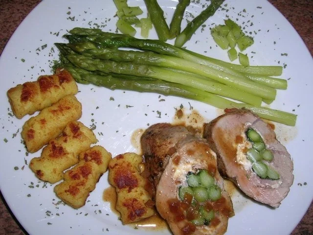 Schweinefilet, gefüllt mit grünem Spargel - Rezept - Bild Nr. 6