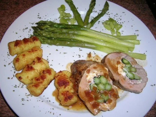 Schweinefilet, gefüllt mit grünem Spargel - Rezept - Bild Nr. 9