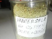 Kräutersalz  für Suppen, Gemüse und Salate - Rezept