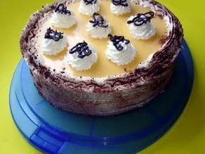 Rezept: Eierlikör Kirsch Torte Eierlikör Kirsch Torte - Rezept