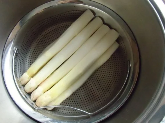 Rezept: ❤ Spargel mit Sauce - Hollandaise... & ...Tiroler Schinken... ❤ Bild Nr. 8 ❤ Spargel mit Sauce - Hollandaise... & ...Tiroler Schinken... ❤ - Rezept - Bild Nr. 8