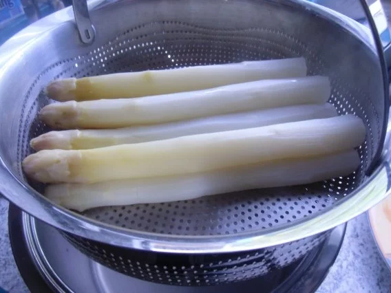 Rezept: ❤ Spargel mit Sauce - Hollandaise... & ...Tiroler Schinken... ❤ Bild Nr. 10 ❤ Spargel mit Sauce - Hollandaise... & ...Tiroler Schinken... ❤ - Rezept - Bild Nr. 10