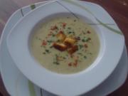Zucchini-Suppe mit feinen Croutons - Rezept