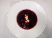 Rote Bete-Suppe mit Orangen, Schmand und Cashewkernen - Rezept