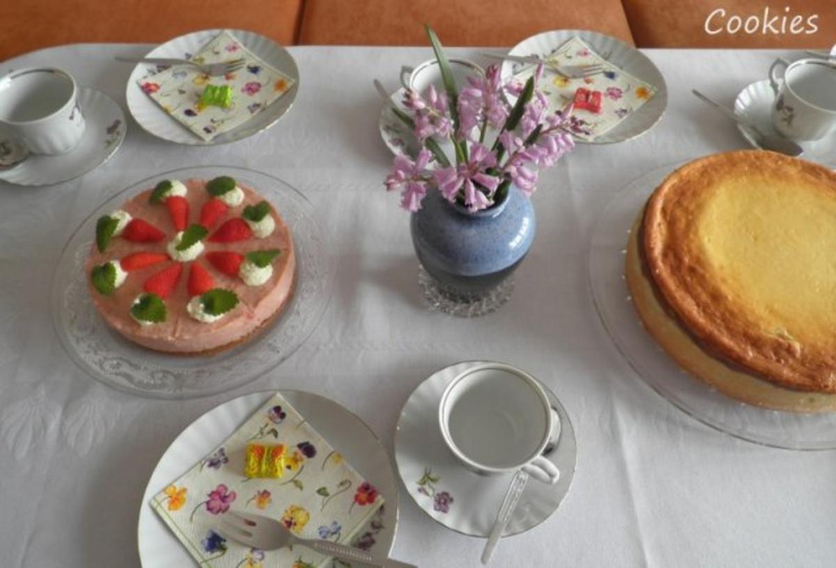 Kleine Rhabarber - Sahne - Torte mit Erdbeeren ... - Rezept - Bild Nr. 15