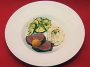 Lecker Fleisch mit Gedöns - Rinderfilet mit Risotto und Zucchini (Claudelle Deckert) - Rezept