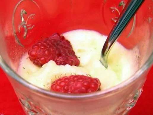 Wat Kaltes, wat schmeckt - Ananas-Sorbet mit Basilikum - Rezept