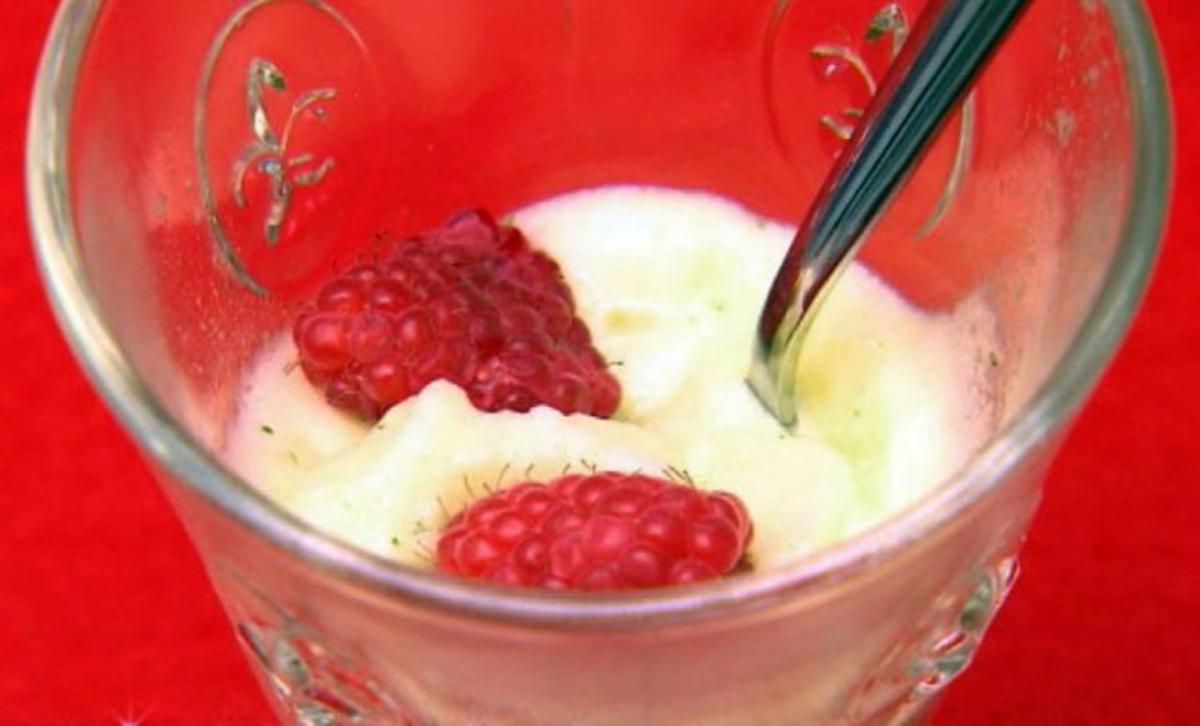 Bilder für Wat Kaltes, wat schmeckt - Ananas-Sorbet mit Basilikum - Rezept