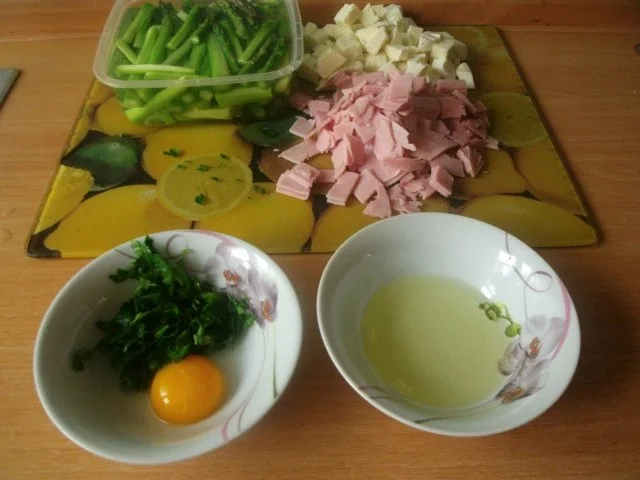 Rezept: Blätterteigpizza mit grünem Spargel und Schinken Bild Nr. 5 Blätterteigpizza mit grünem Spargel und Schinken - Rezept - Bild Nr. 5