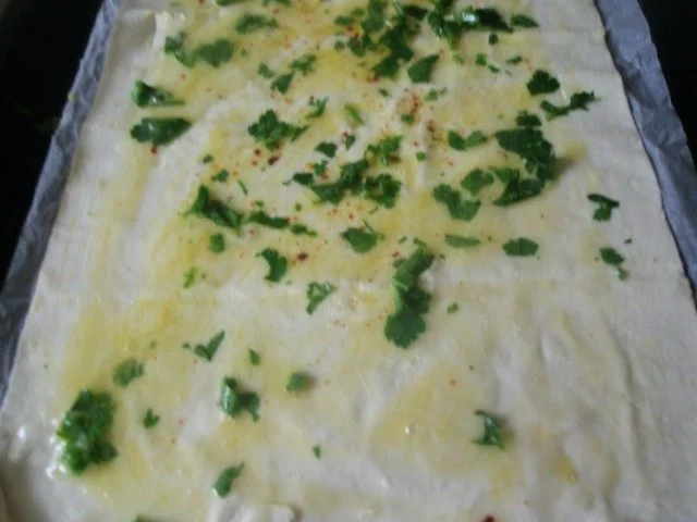 Rezept: Blätterteigpizza mit grünem Spargel und Schinken Bild Nr. 6 Blätterteigpizza mit grünem Spargel und Schinken - Rezept - Bild Nr. 6