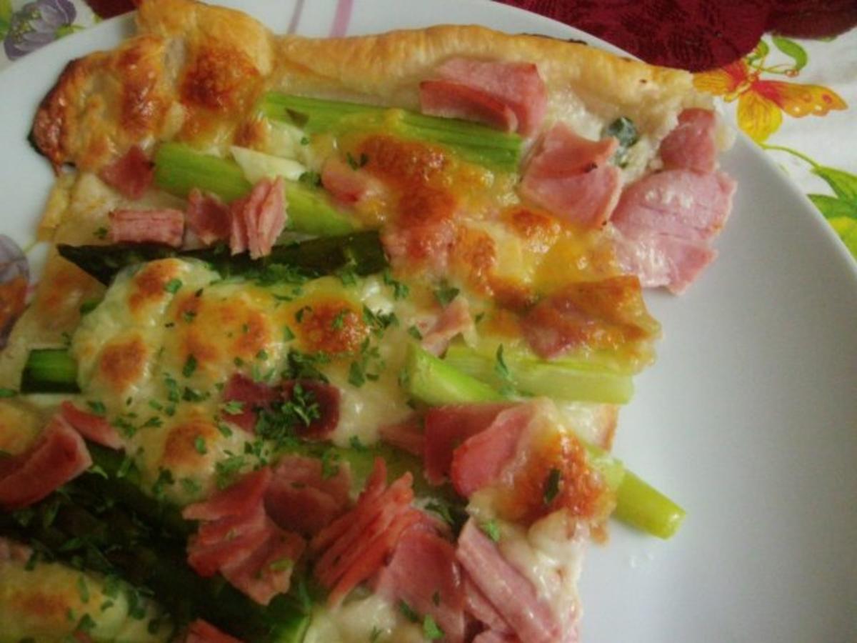 Blätterteigpizza mit grünem Spargel und Schinken - Rezept - Bild Nr. 10