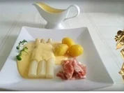 Spargel mit Jausenspeck, Pellkartoffeln und selbstgemachter Sauce Hollandaise - Rezept