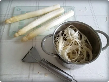 Spargel mit Jausenspeck, Pellkartoffeln und selbstgemachter Sauce Hollandaise - Rezept - Bild Nr. 5