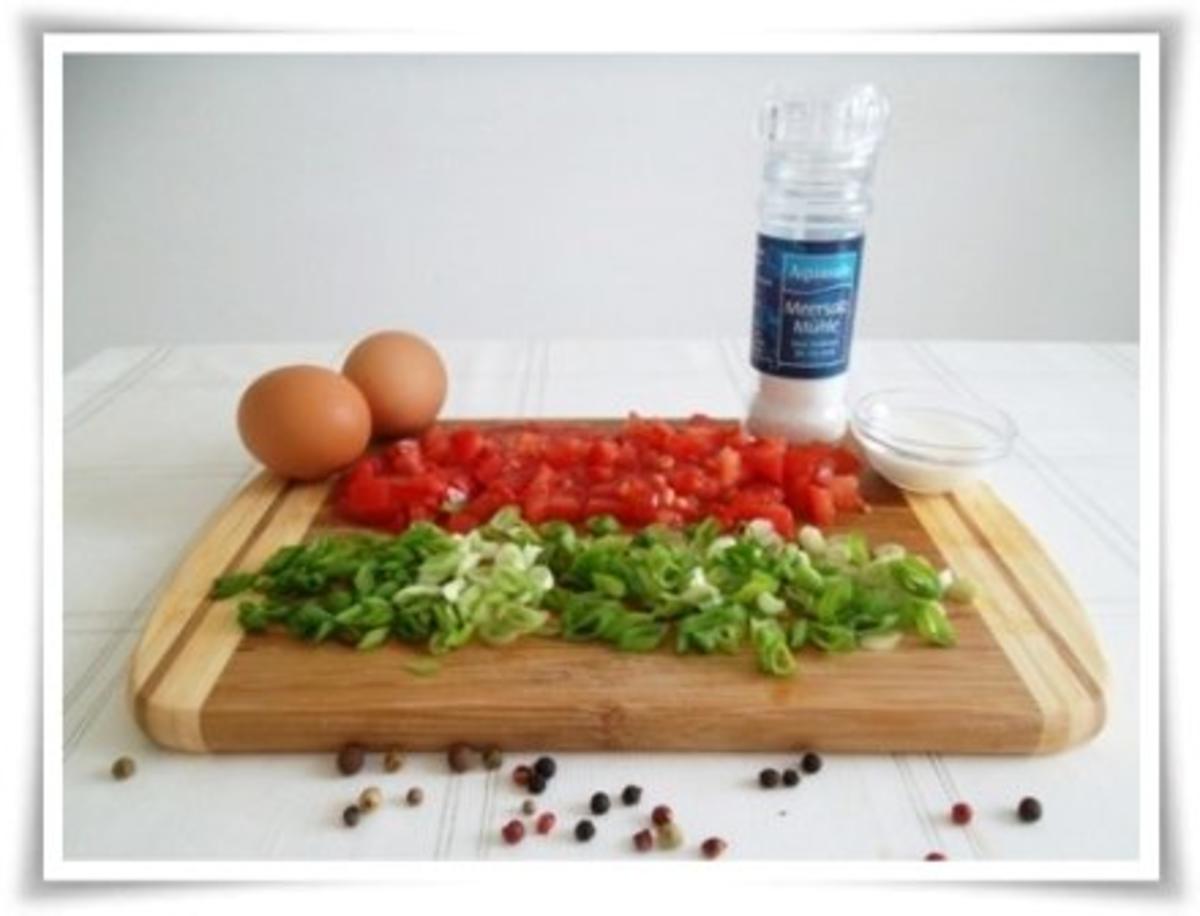 Pikantes  Omelett mit Tomaten und Frühlingszwiebeln - Rezept - Bild Nr. 7