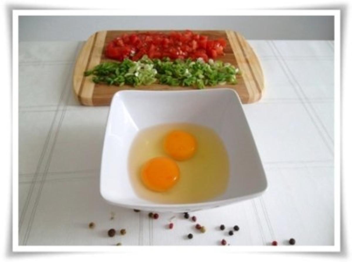 Pikantes  Omelett mit Tomaten und Frühlingszwiebeln - Rezept - Bild Nr. 9