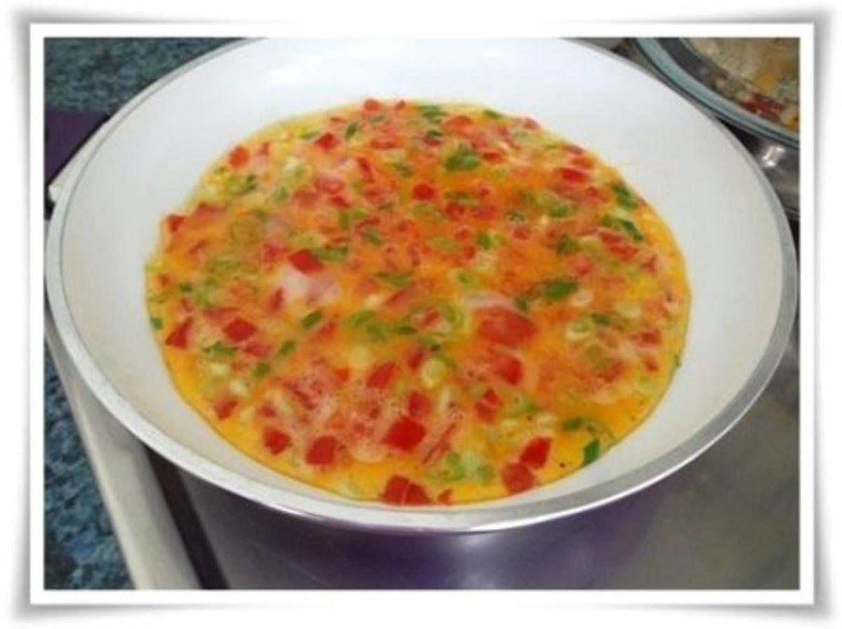 Pikantes  Omelett mit Tomaten und Frühlingszwiebeln - Rezept - Bild Nr. 15