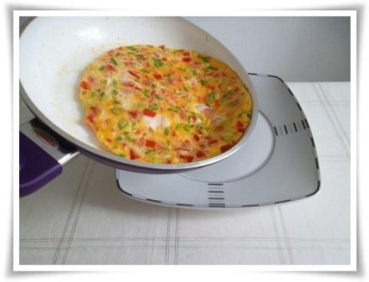 Pikantes  Omelett mit Tomaten und Frühlingszwiebeln - Rezept - Bild Nr. 19