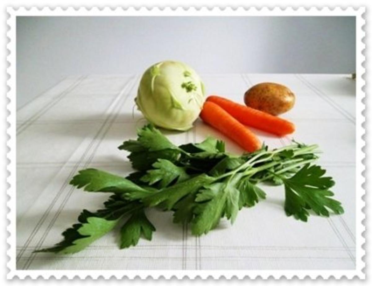 Kohlrabi Cremesuppe mit buntem Gemüsetürmchen - Rezept - Bild Nr. 4