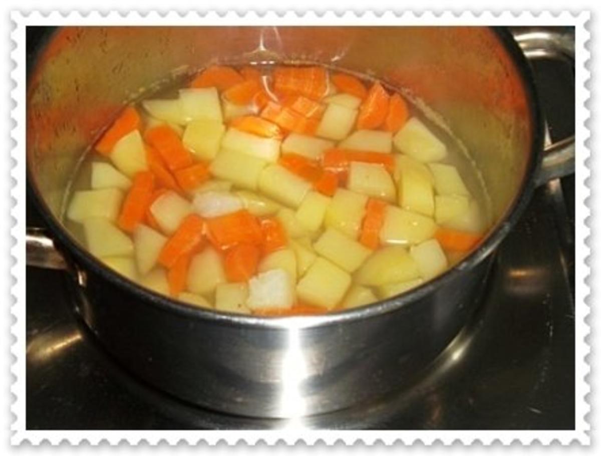 Kohlrabi Cremesuppe mit buntem Gemüsetürmchen - Rezept - Bild Nr. 13