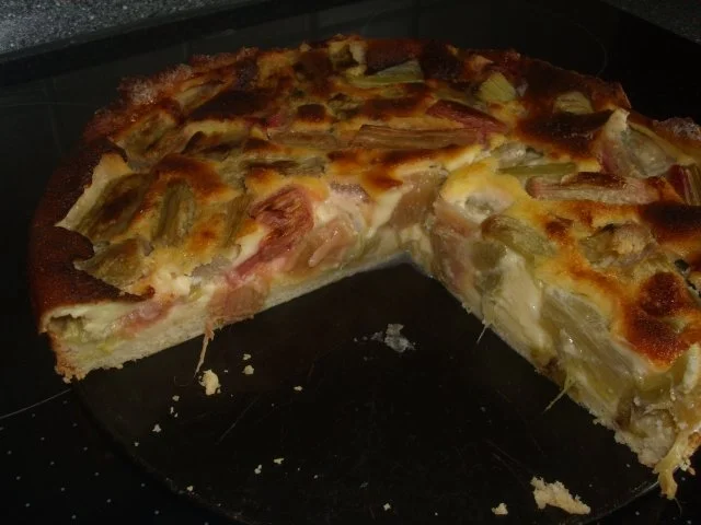Rhabarber-Pudding Kuchen - Rezept
