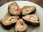 Baguette, gefüllt mit Frischkäse-Räucherlachs-Creme - Rezept