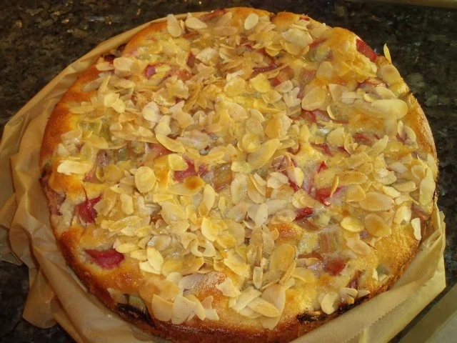 Rezept: Rhabarber-Buttermilch-Kuchen Rhabarber-Buttermilch-Kuchen - Rezept