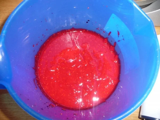 Rezept: Himbeer-Nougat-Torte Bild Nr. 8 Himbeer-Nougat-Torte - Rezept - Bild Nr. 8