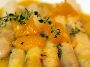 Ofenspargel mit Orangen-Senf-Sauce - Rezept
