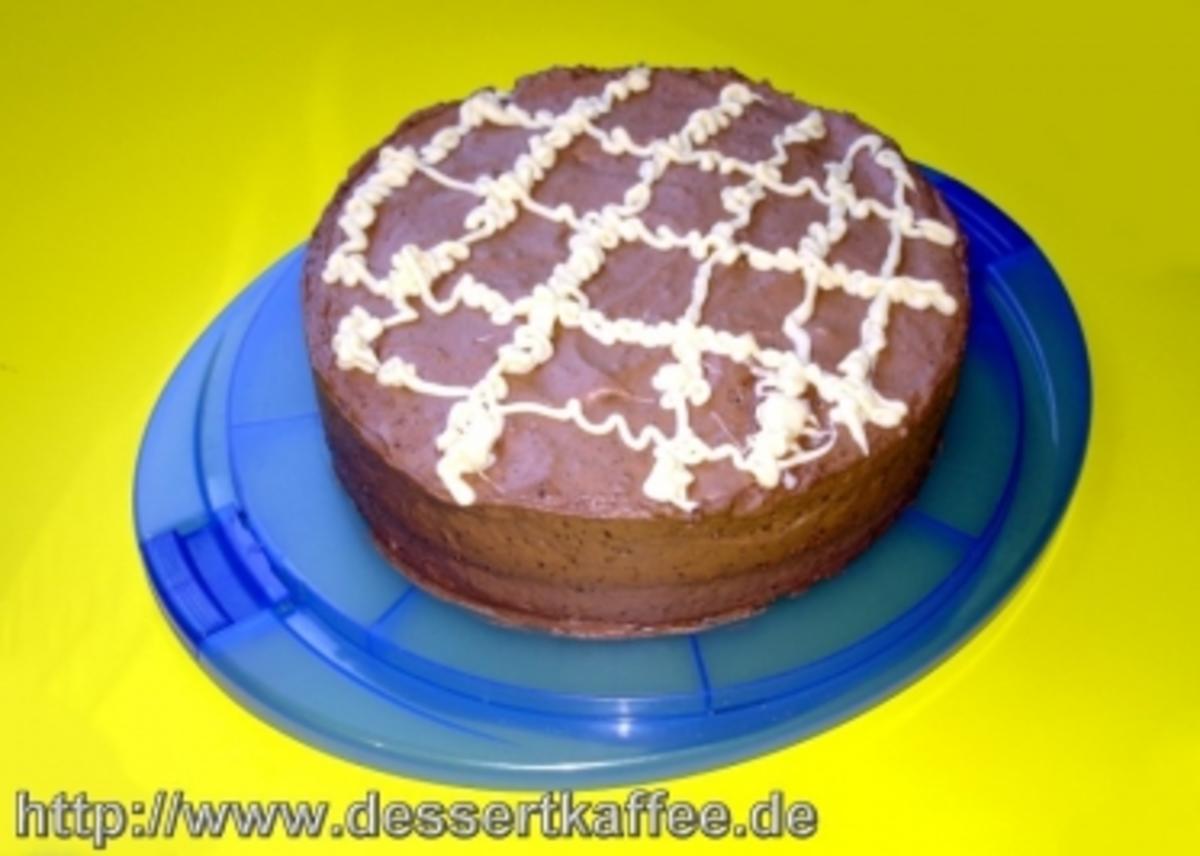 Schokoladen-Biskuit-Torte - Rezept