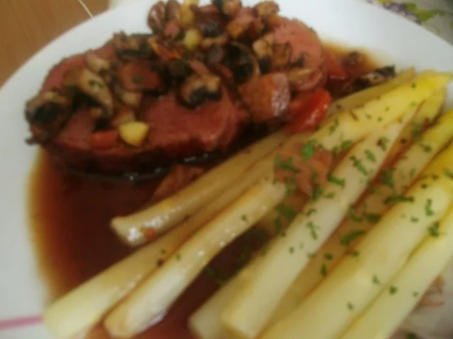Rezept: Kasselerlachsbraten mit Champis und Spargel Bild Nr. 7 Kasselerlachsbraten mit Champis und Spargel - Rezept - Bild Nr. 7