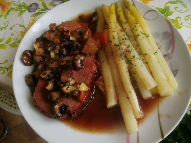 Rezept: Kasselerlachsbraten mit Champis und Spargel Bild Nr. 8 Kasselerlachsbraten mit Champis und Spargel - Rezept - Bild Nr. 8