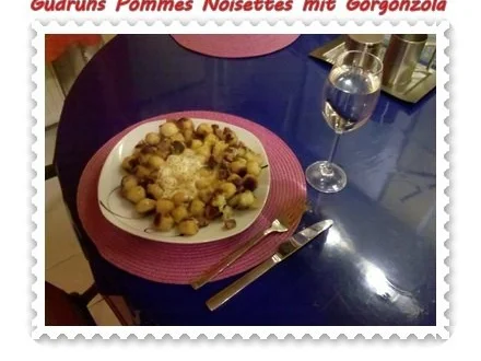 Rezept: Kartoffeln: Pommes Noisettes mit Gorgonzola und Speck Bild Nr. 8 Kartoffeln: Pommes Noisettes mit Gorgonzola und Speck - Rezept - Bild Nr. 8