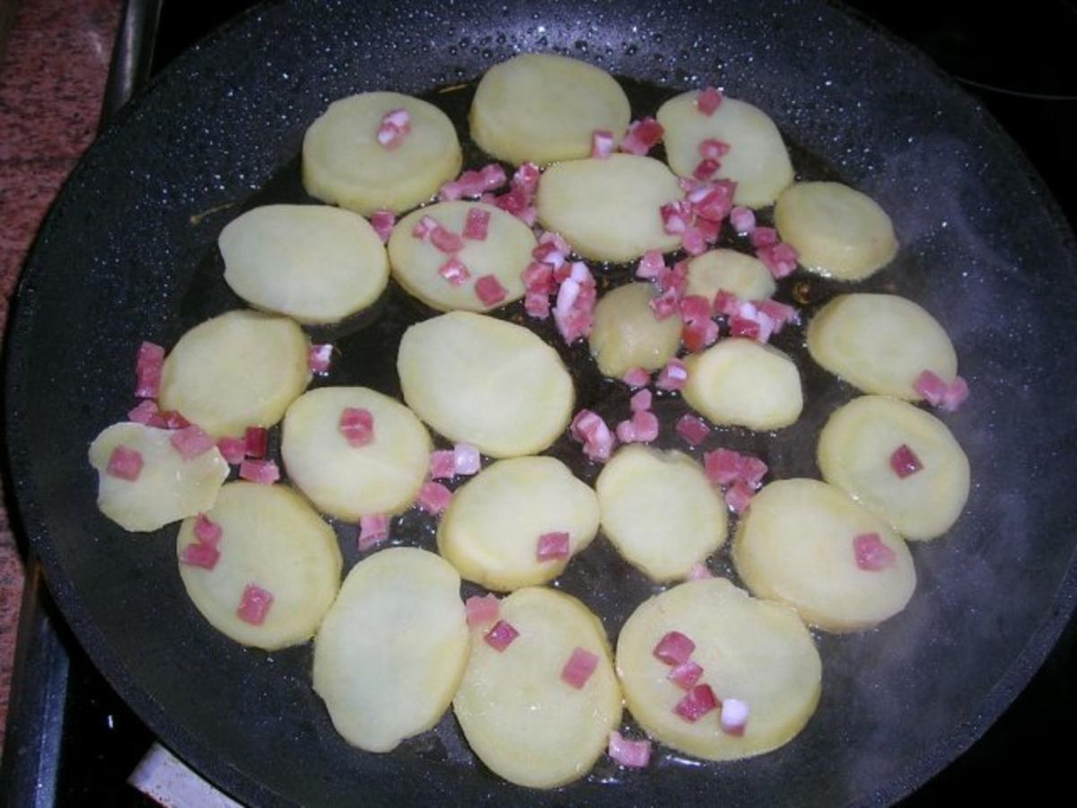 Bratwurst-Kartoffel-Pfannkuchen  - aus unserer Feierabendküche - - Rezept - Bild Nr. 3