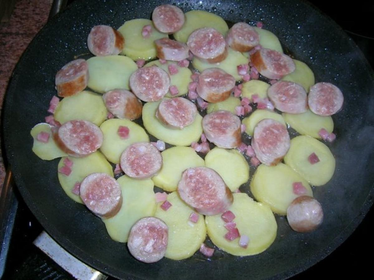 Bratwurst-Kartoffel-Pfannkuchen  - aus unserer Feierabendküche - - Rezept - Bild Nr. 4