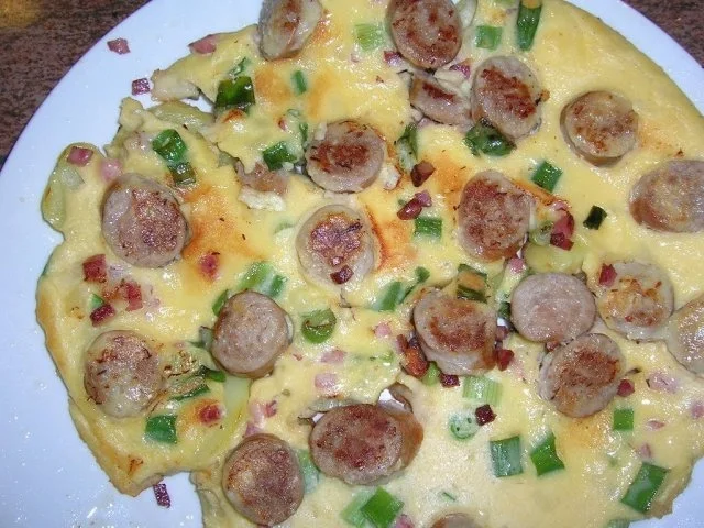 Bratwurst-Kartoffel-Pfannkuchen  - aus unserer Feierabendküche - - Rezept - Bild Nr. 2