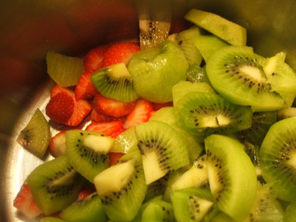 Vorrat: Erdbeer-Kiwi-Sirup + Erdbeer-Kiwi-Marmelade - Rezept - Bild Nr. 4