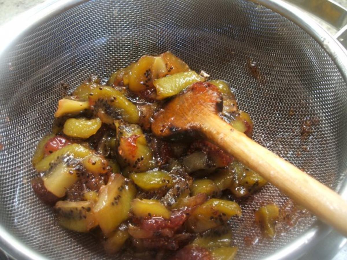 Vorrat: Erdbeer Kiwi Sirup + Erdbeer Kiwi Marmelade - schnell &amp; einfach ...