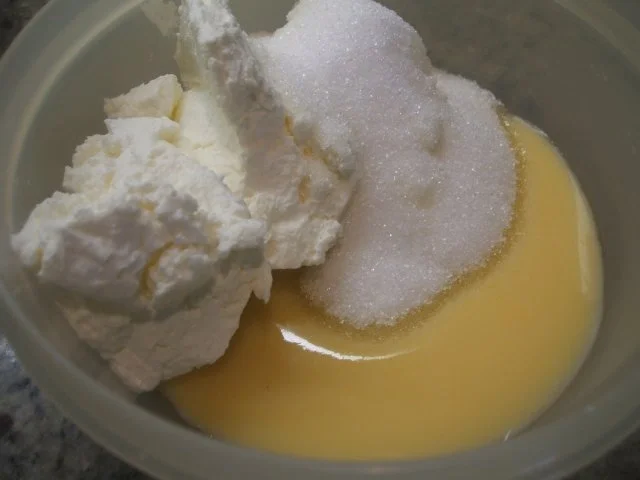 Backen: Eierlikörmuffins mit Eierlikör-Frischkäse-Creme - Rezept - Bild Nr. 6