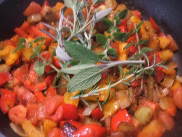 Fleisch: Kräuter-Hackbällchen auf Schmorgemüse - Rezept - Bild Nr. 11