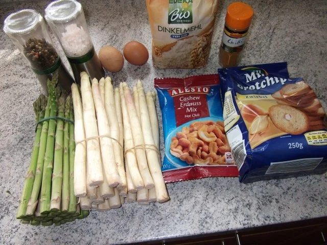 Rezept: Weißer und Grüner Spargel Paniert auf Dieter´s Art Bild Nr. 2 Weißer und Grüner Spargel Paniert auf Dieter´s Art - Rezept - Bild Nr. 2