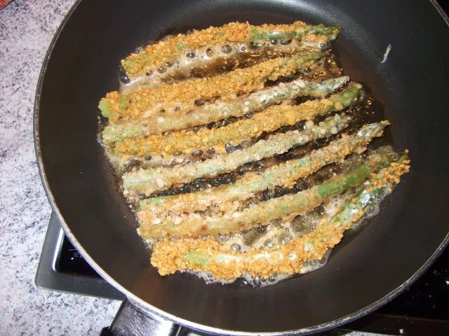 Rezept: Weißer und Grüner Spargel Paniert auf Dieter´s Art Bild Nr. 8 Weißer und Grüner Spargel Paniert auf Dieter´s Art - Rezept - Bild Nr. 8