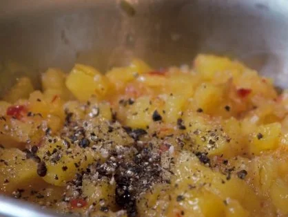 Parmesan-Hähnchen-Nuggets mit Ananas-Chutney - Rezept - Bild Nr. 7